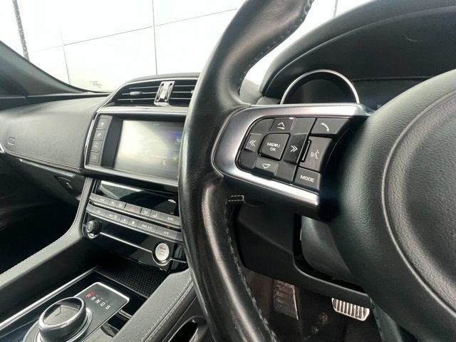 Jaguar F-Pace 2.0 Prestige Awd 178 Bhp Blue #55