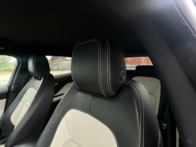 Jaguar F-Pace 2.0 Prestige Awd 178 Bhp Blue #35