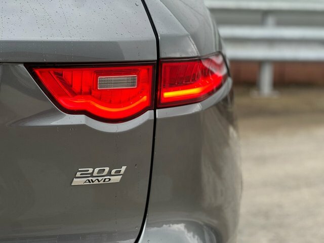 Jaguar F-Pace 2.0 Prestige Awd 178 Bhp Blue #22