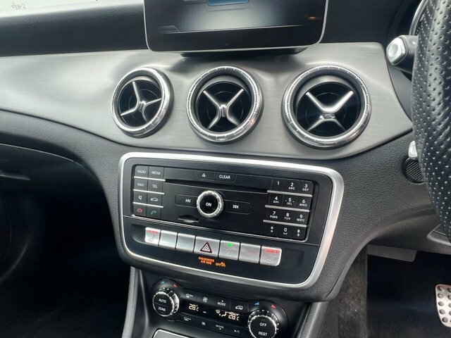 Mercedes-Benz CLA Class Cla 180 Amg Line Black #36