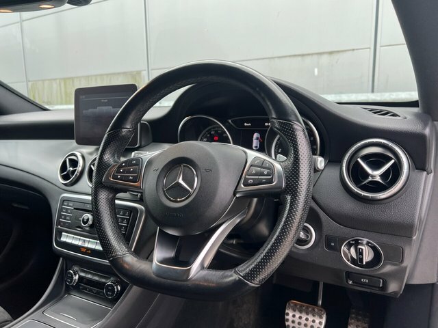 Mercedes-Benz CLA Class Cla 180 Amg Line Black #28