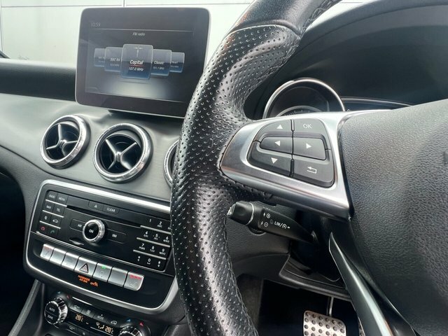 Mercedes-Benz CLA Class Cla 180 Amg Line Black #32