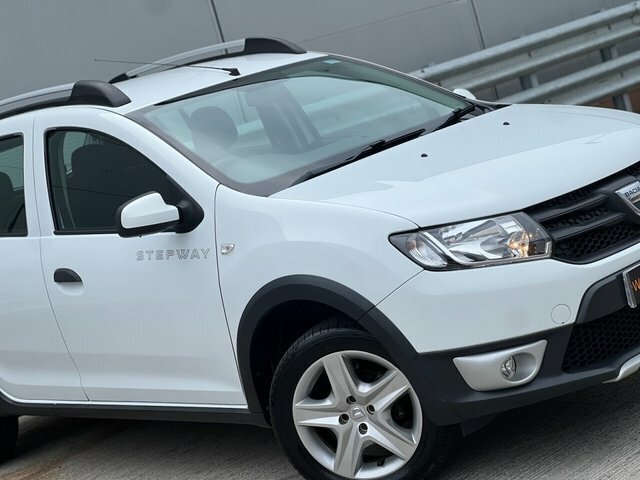 Dacia Sandero Stepway 2016 1.5 Dci Ambiance Hatchback White #4