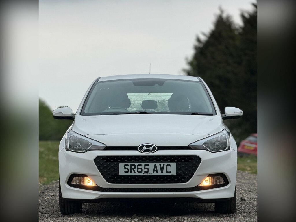 Hyundai I20 1.2 Blue Drive Se Euro 6 Ss White #2