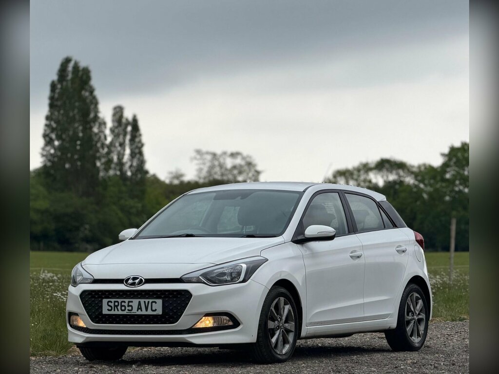 Hyundai I20 Hatchback White #9