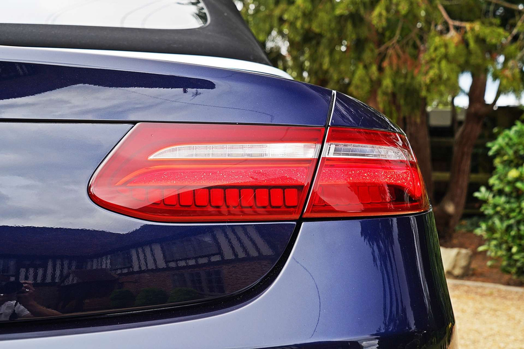 Mercedes-Benz E Class Amg Line Premium Blue #5