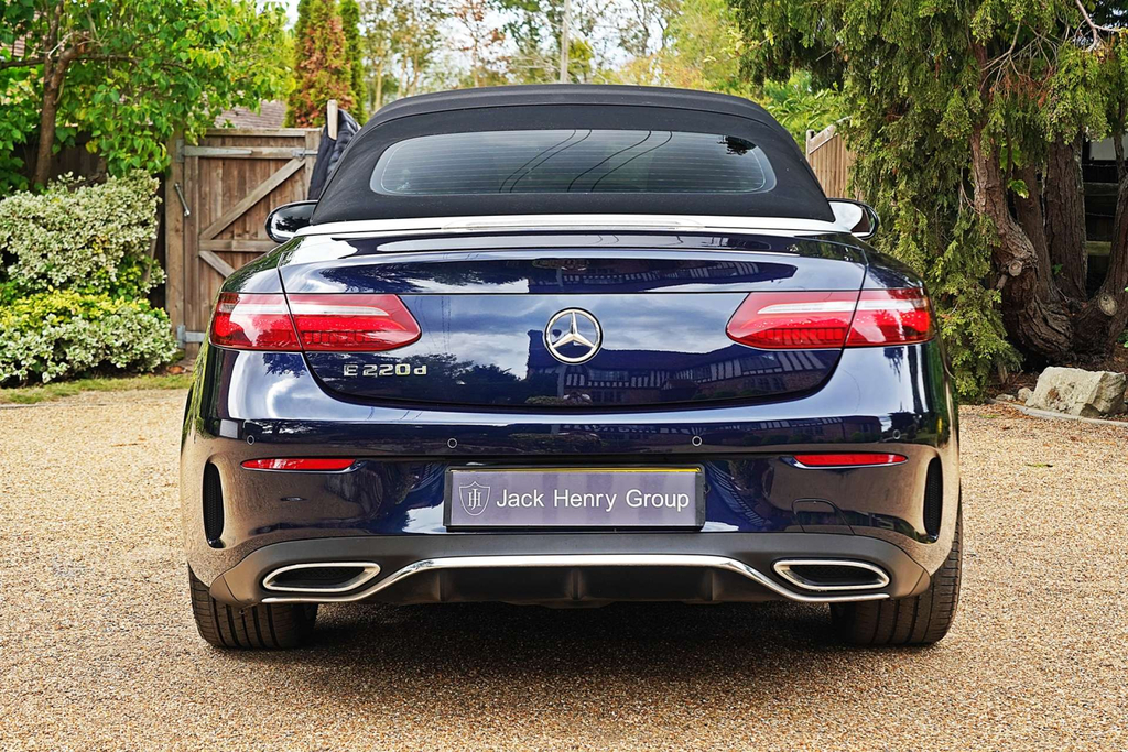 Mercedes-Benz E Class Amg Line Premium Blue #4