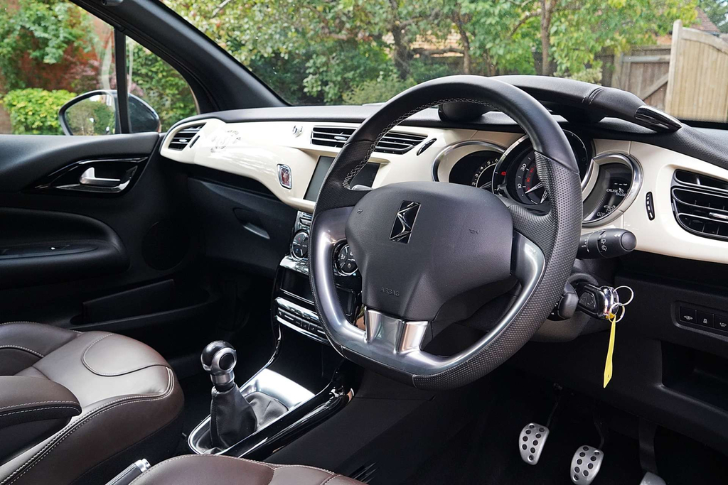 DS DS 3 For Sale In Upminster Red #15