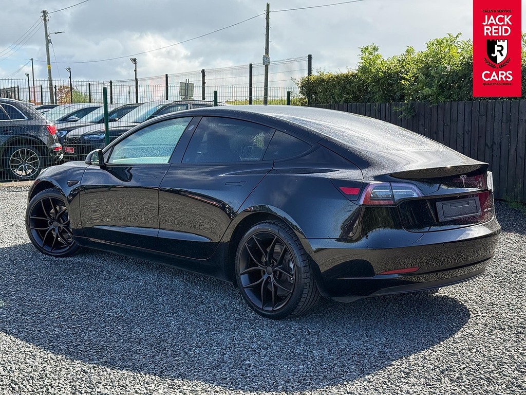 Tesla Model 3 Saloon Black #2