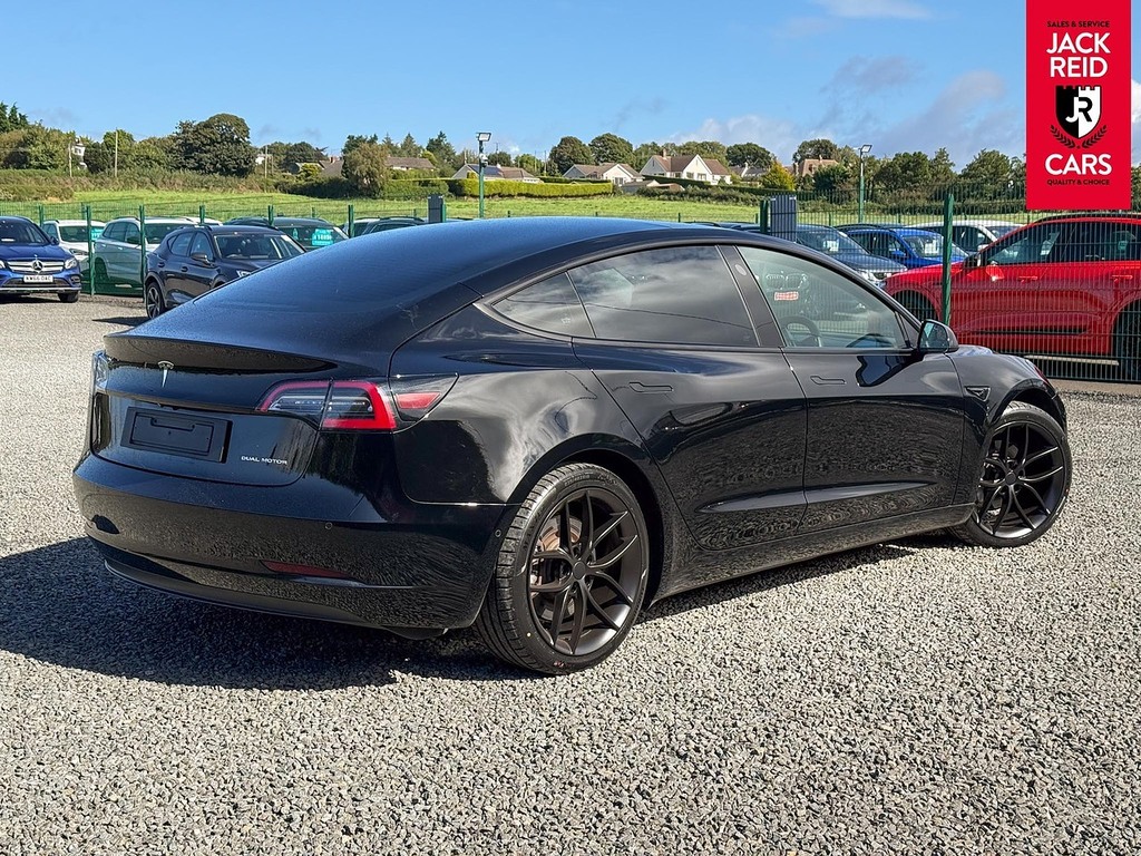 Tesla Model 3 Saloon Black #4