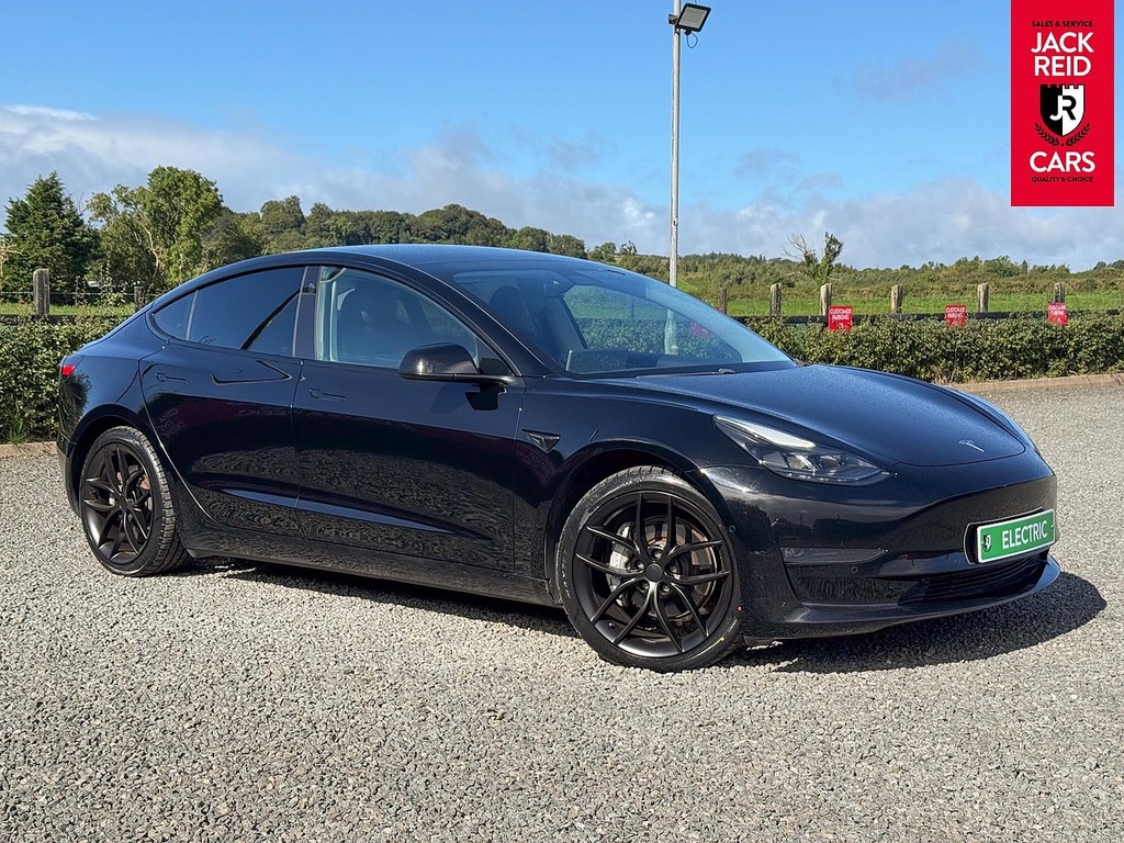 Tesla Model 3 Saloon Black #5