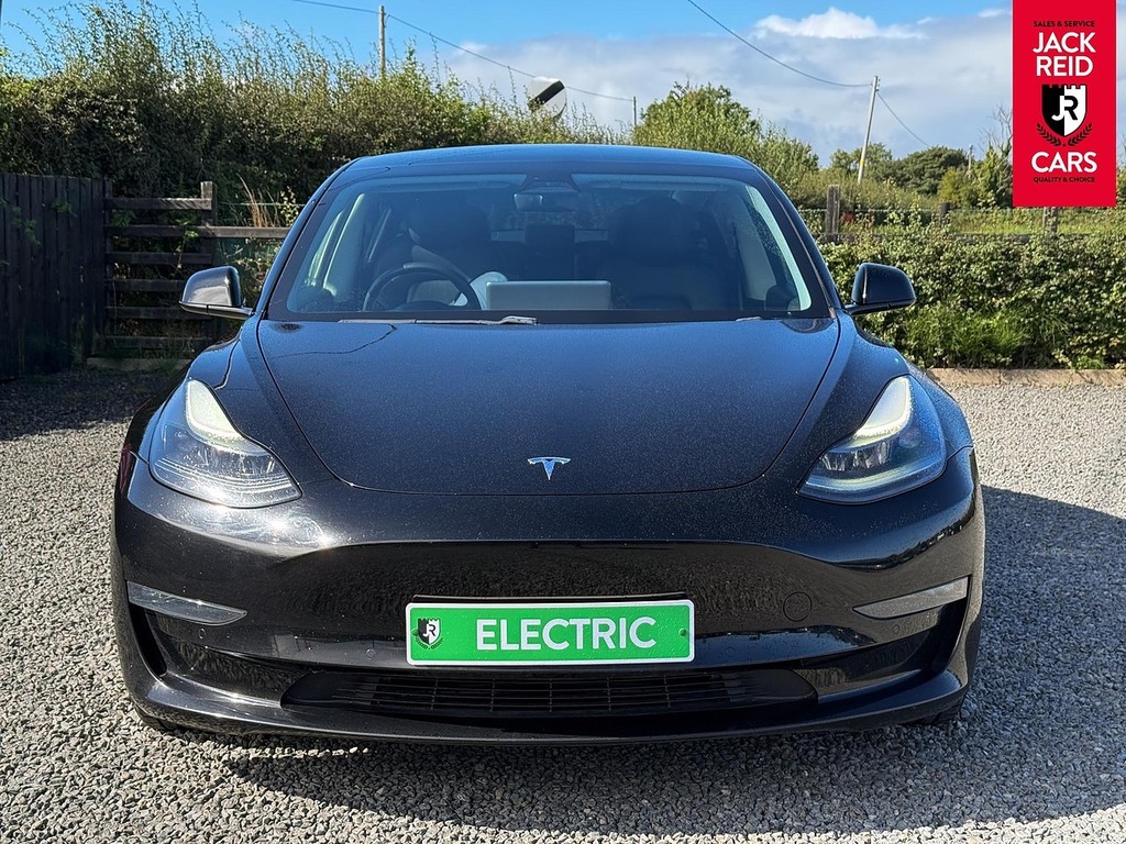 Tesla Model 3 Saloon Black #6