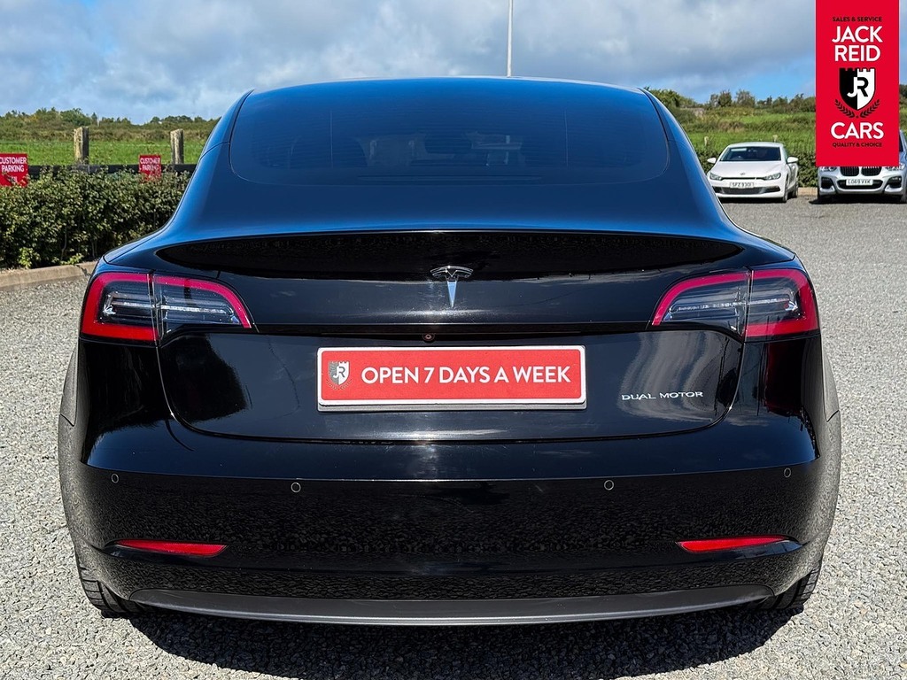 Tesla Model 3 Saloon Black #3