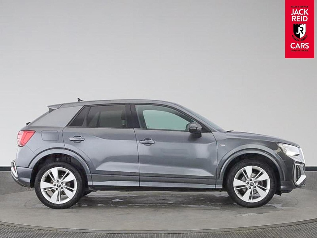 Audi Q2 35 Tfsi Black Edition S Tronic Black #4