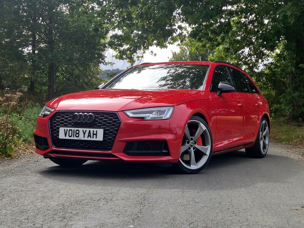 Audi A4 Avant 2.0 Tfsi Quattro Black Edition Red