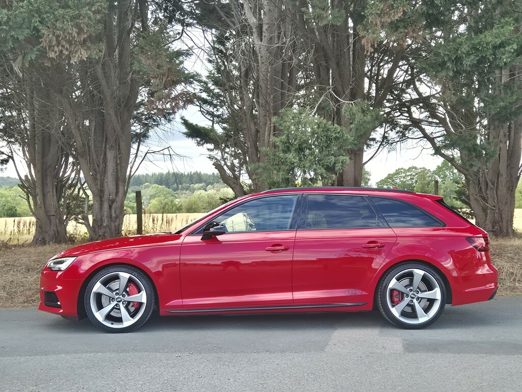 Audi A4 Avant 2.0 Tfsi Quattro Black Edition VO18YAH Red #4