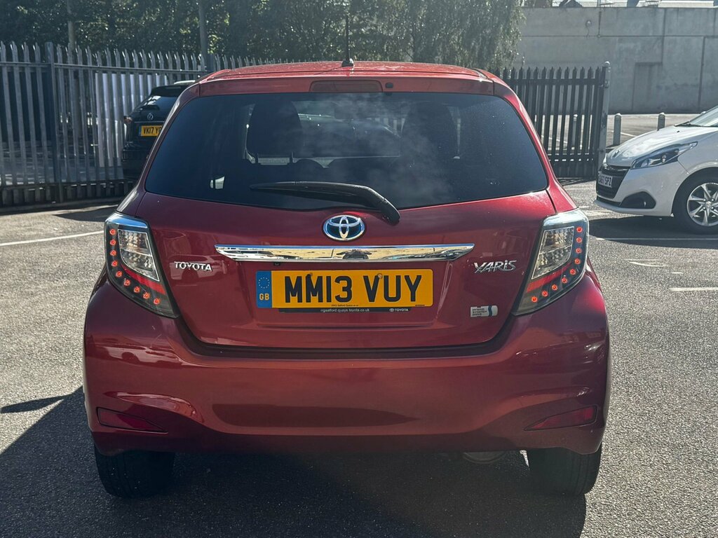 Toyota Yaris 1.3 Vvt-i Trend 98 Bhp White #8