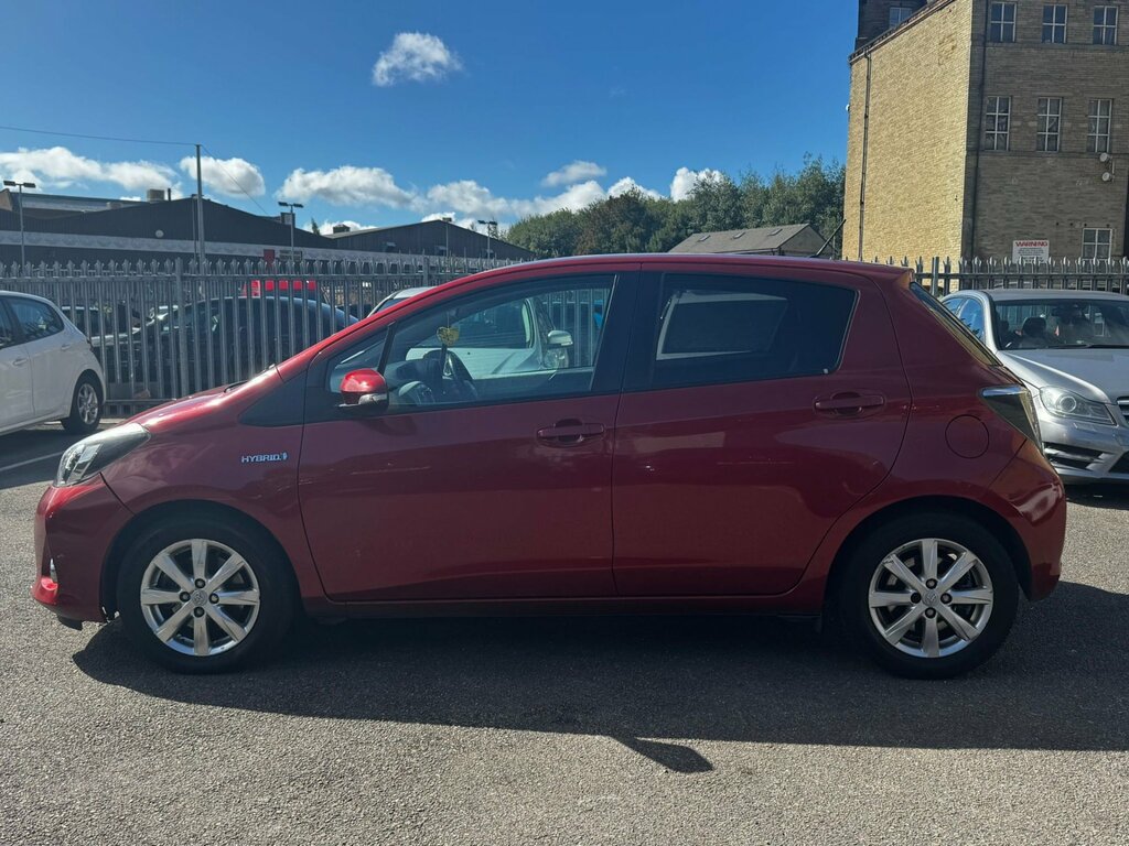 Toyota Yaris 1.3 Vvt-i Trend 98 Bhp White #13