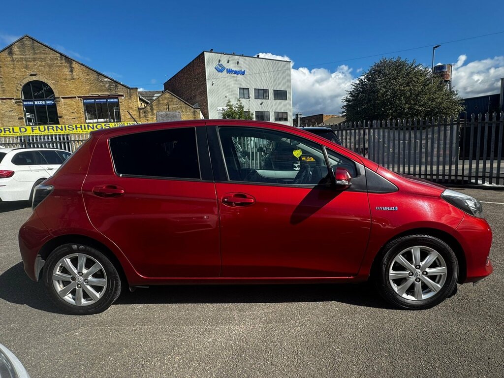Toyota Yaris 1.5 Vvt-h T4 Hatchback Hybrid Cvt Euro Red #6