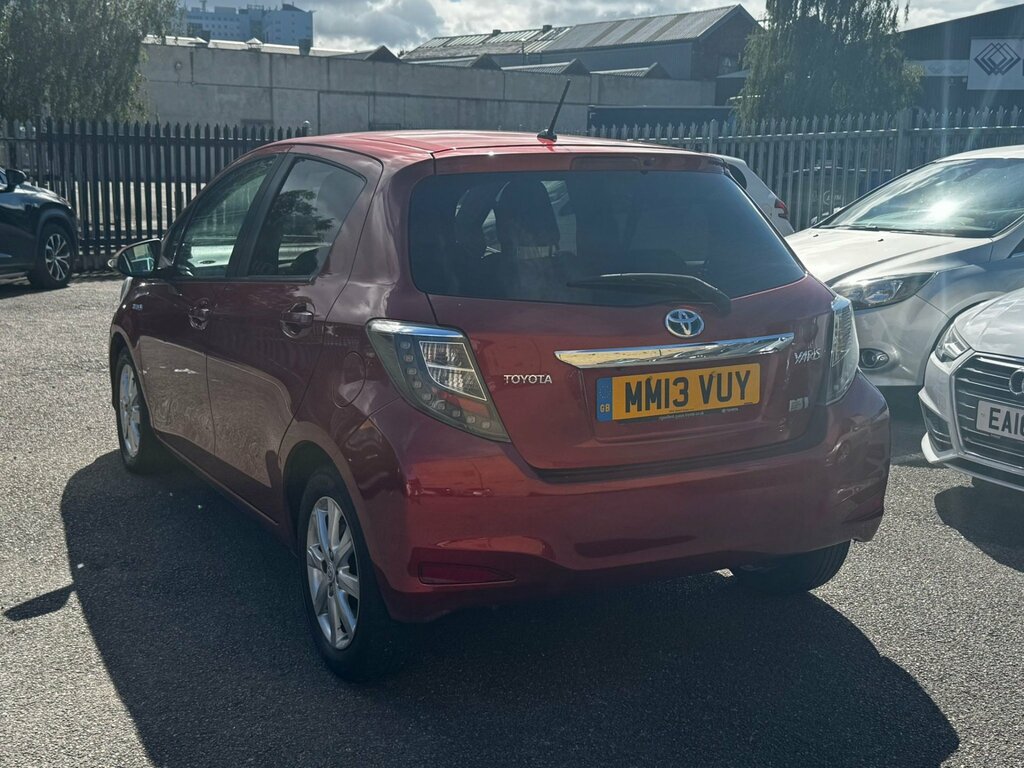 Toyota Yaris 1.3 Vvt-i Trend 98 Bhp White #9