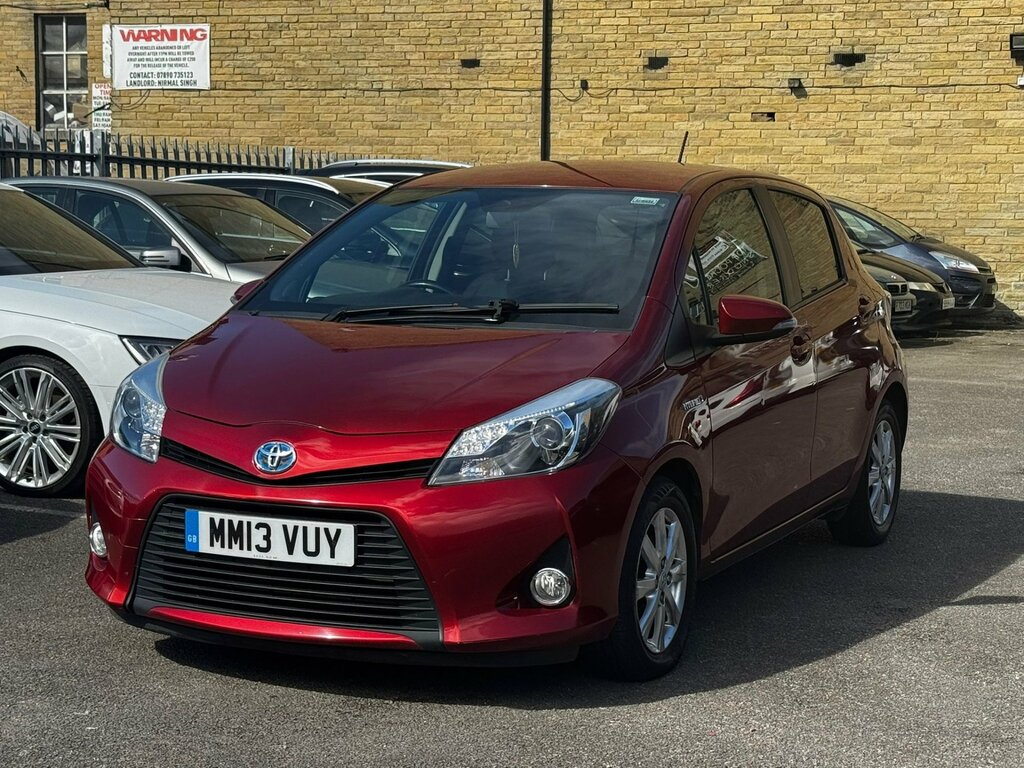 Toyota Yaris 1.5 Vvt-h T4 Hatchback Hybrid Cvt Euro Red #2
