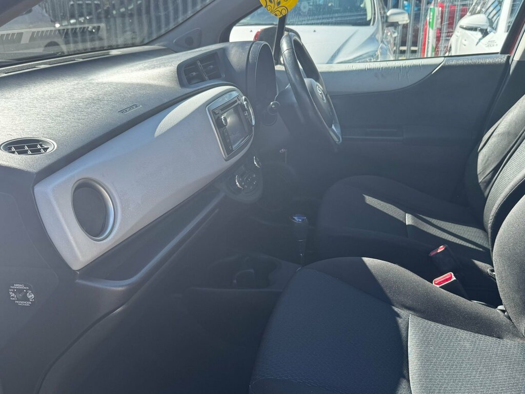 Toyota Yaris 1.3 Vvt-i Trend 98 Bhp White #28
