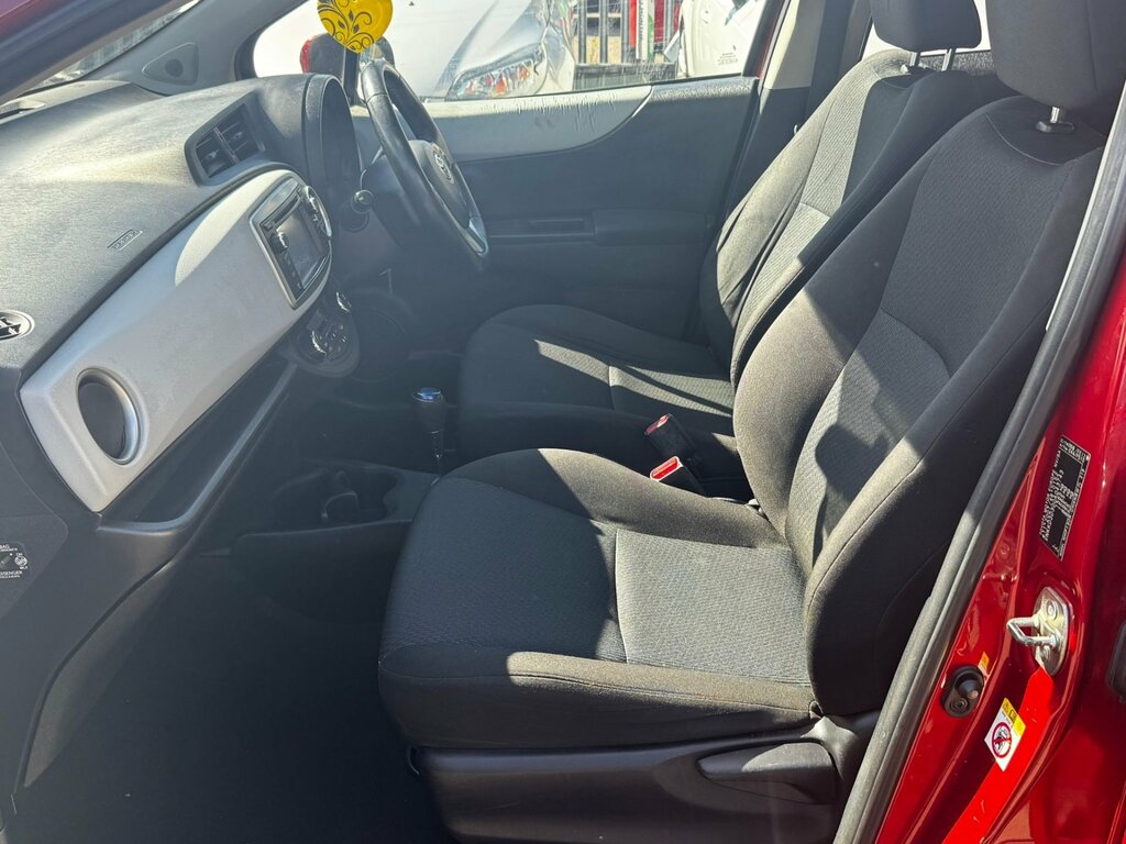 Toyota Yaris 1.3 Vvt-i Trend 98 Bhp White #18