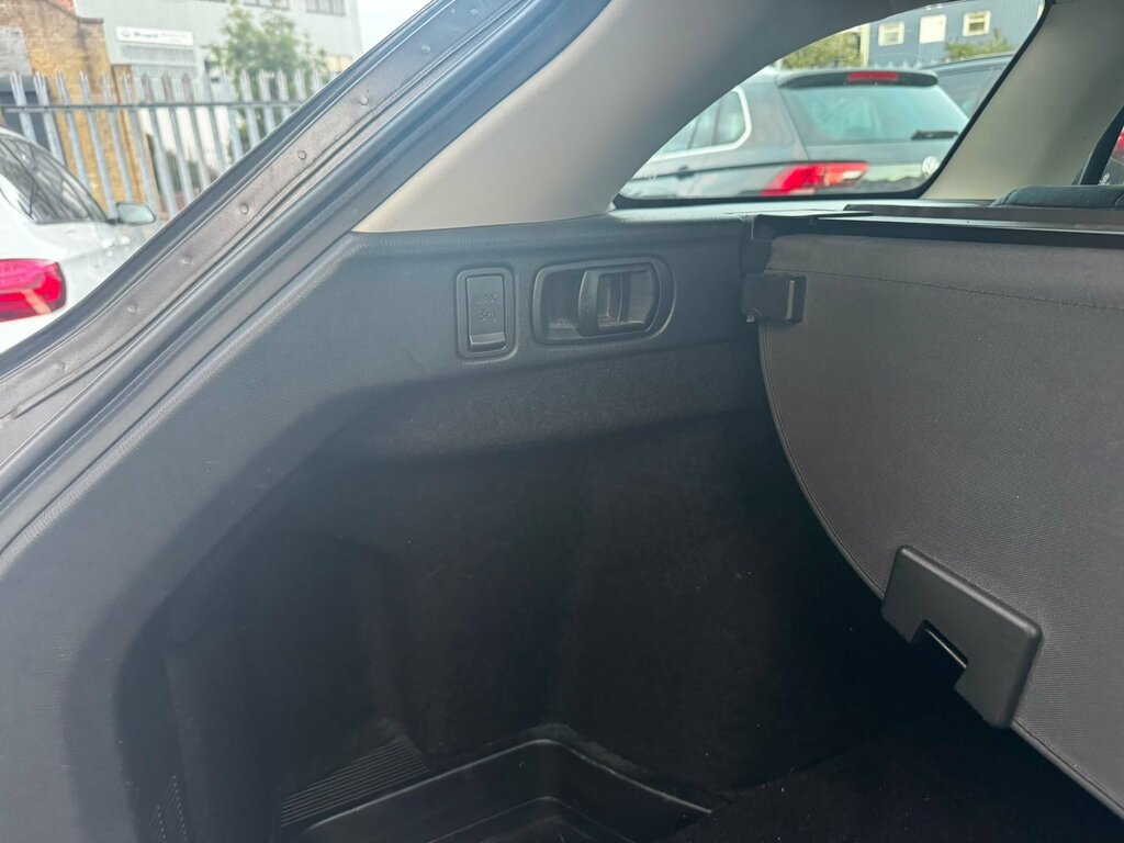Mazda 6 Skyactiv-d Sport Nav Tourer Red #43