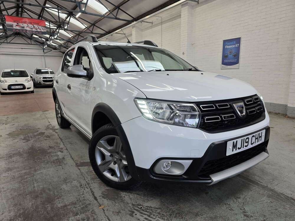 Dacia Sandero Stepway Hatchback 0.9 Stepway Comfort Tce 90 My18 2019 White