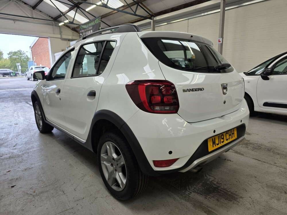 Dacia Sandero Stepway Hatchback 0.9 Stepway Comfort Tce 90 My18 2019 MJ19CHH White #4