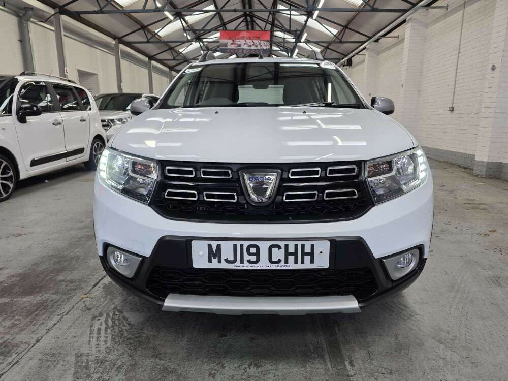 Dacia Sandero Stepway Hatchback 0.9 Stepway Comfort Tce 90 My18 2019 MJ19CHH White #5
