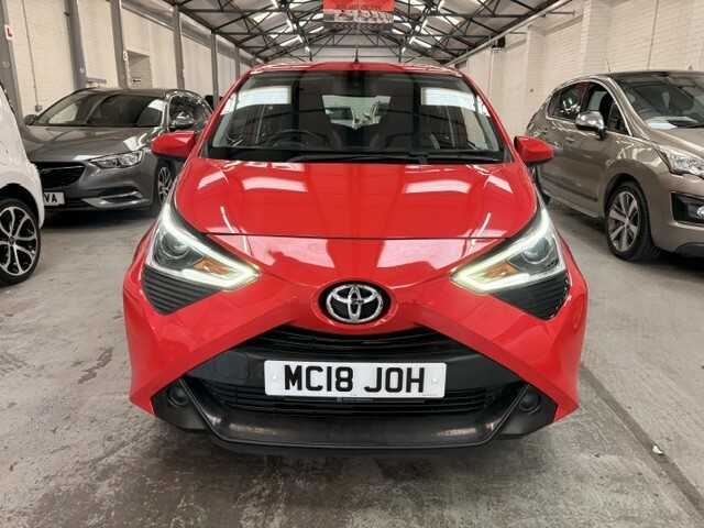 Toyota Aygo 1.0 Vvt-i X-play Red #5