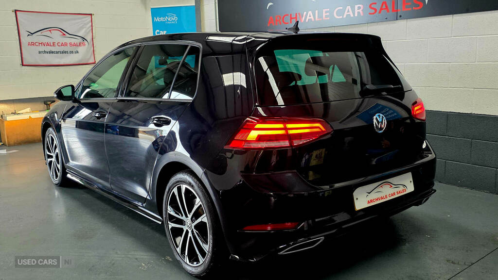 Volkswagen Golf 2.0 Tdi R-line Dsg Black #5