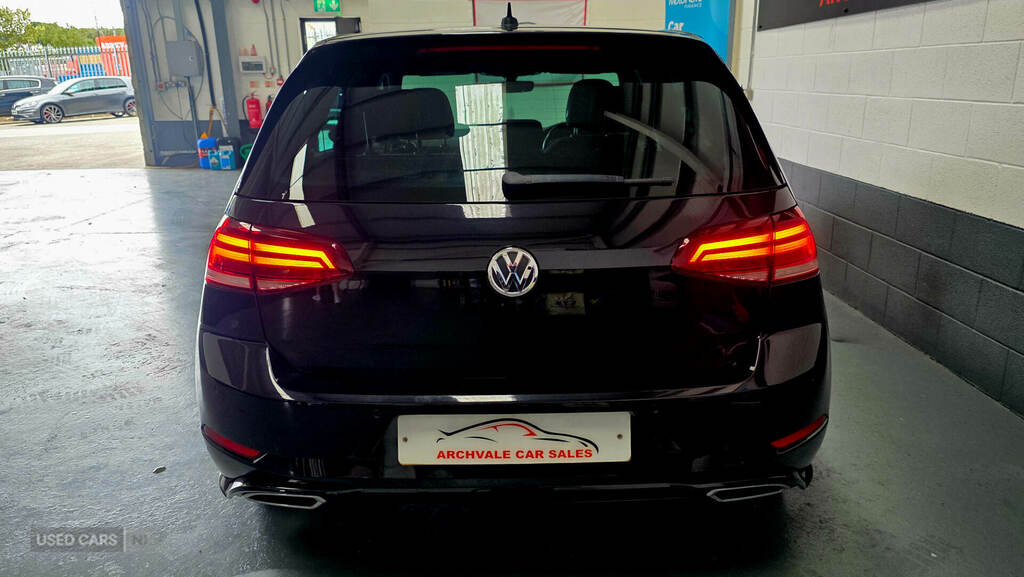Volkswagen Golf 2.0 Tdi R-line Dsg Black #6