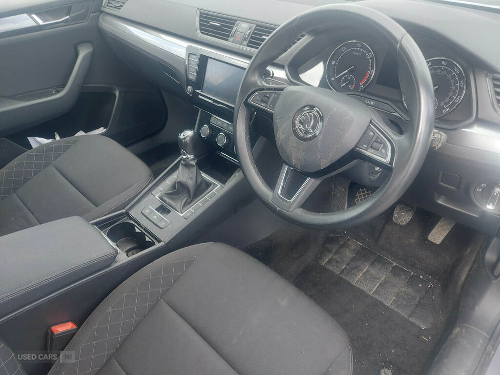 Skoda Superb 1.5 Tsi E-tec Se L Dsg Silver #7