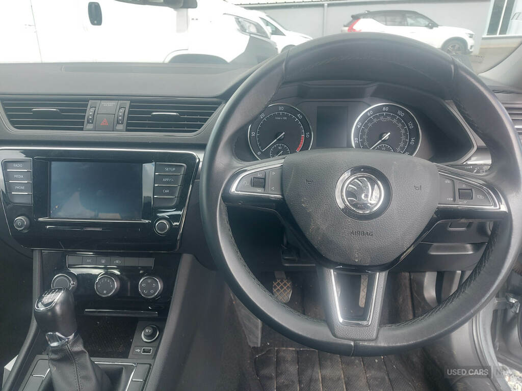 Skoda Superb 1.5 Tsi E-tec Se L Dsg Silver #10