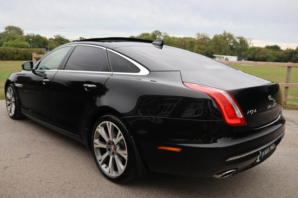 Jaguar XJ Saloon Black #34