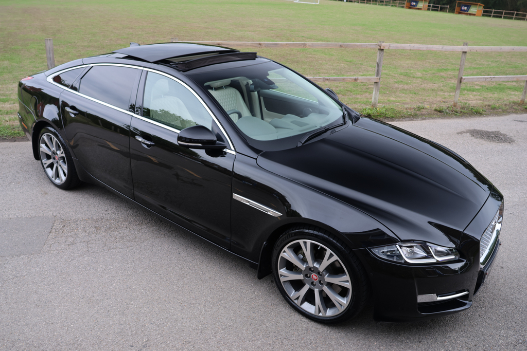 Jaguar XJ 3.0D V6 Portfolio Saloon Euro 6 S Black