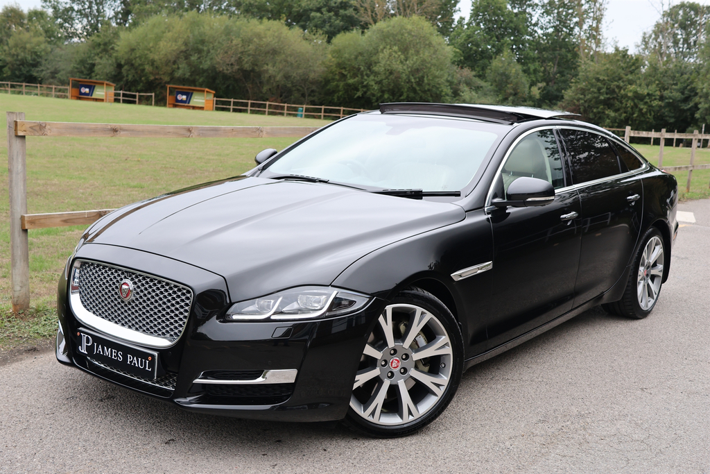 Jaguar XJ Saloon Black #12