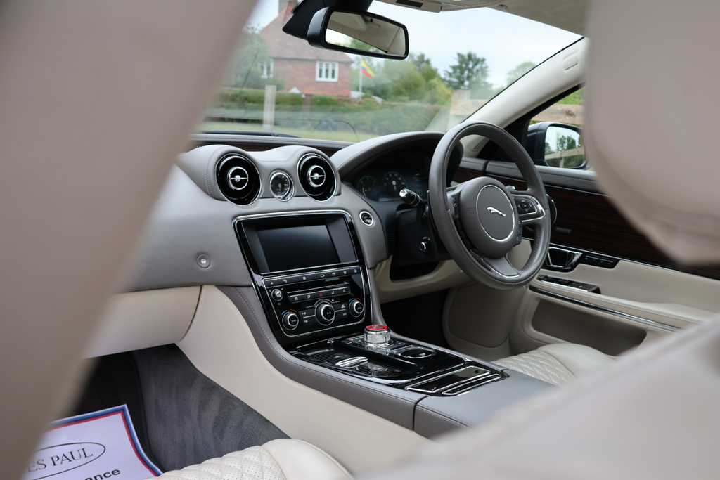 Jaguar XJ Saloon Black #29
