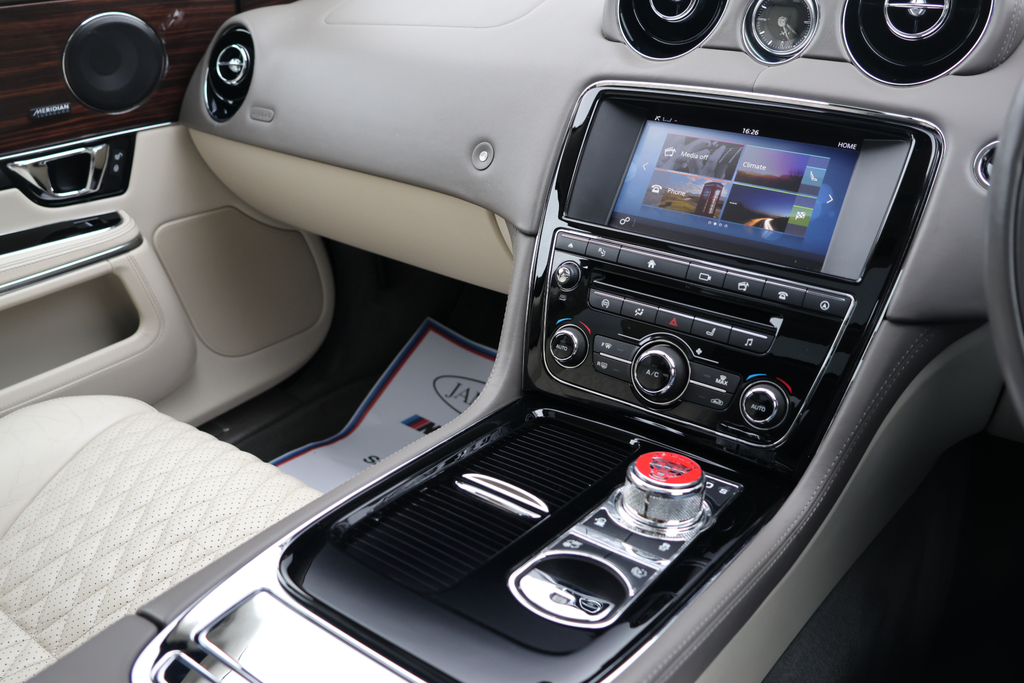 Jaguar XJ Saloon Black #10