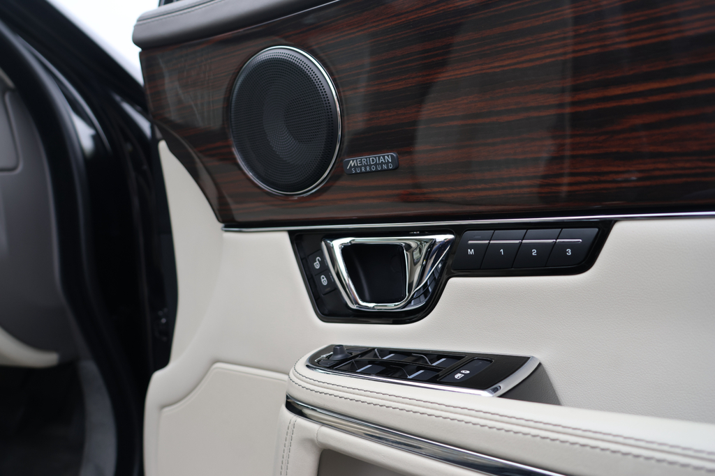 Jaguar XJ Saloon Black #17