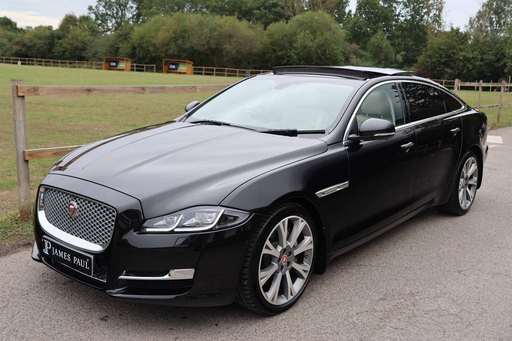Jaguar XJ Saloon Black #15