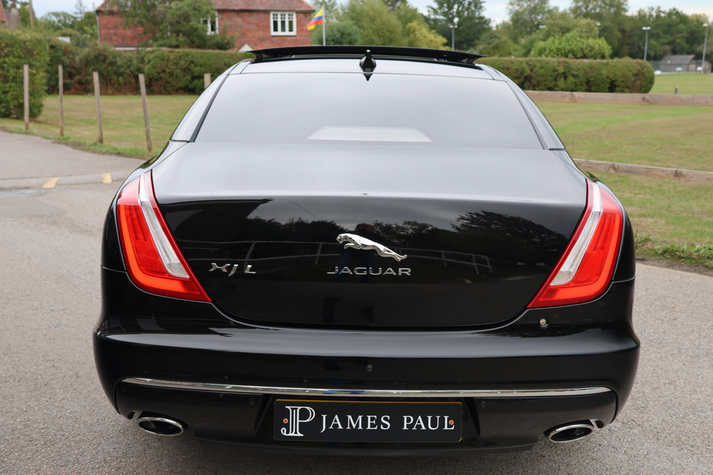 Jaguar XJ Saloon Black #30