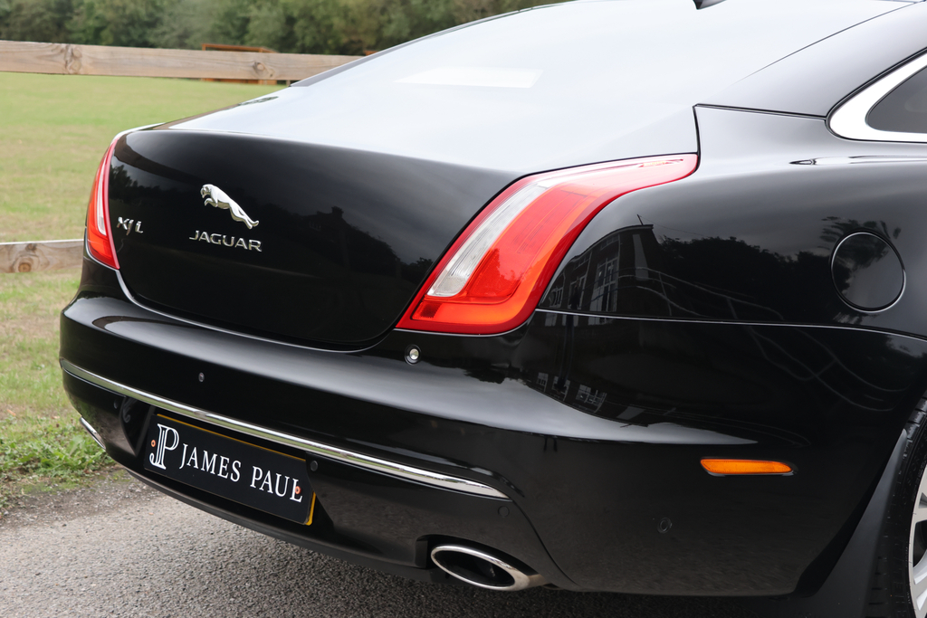 Jaguar XJ Saloon Black #16