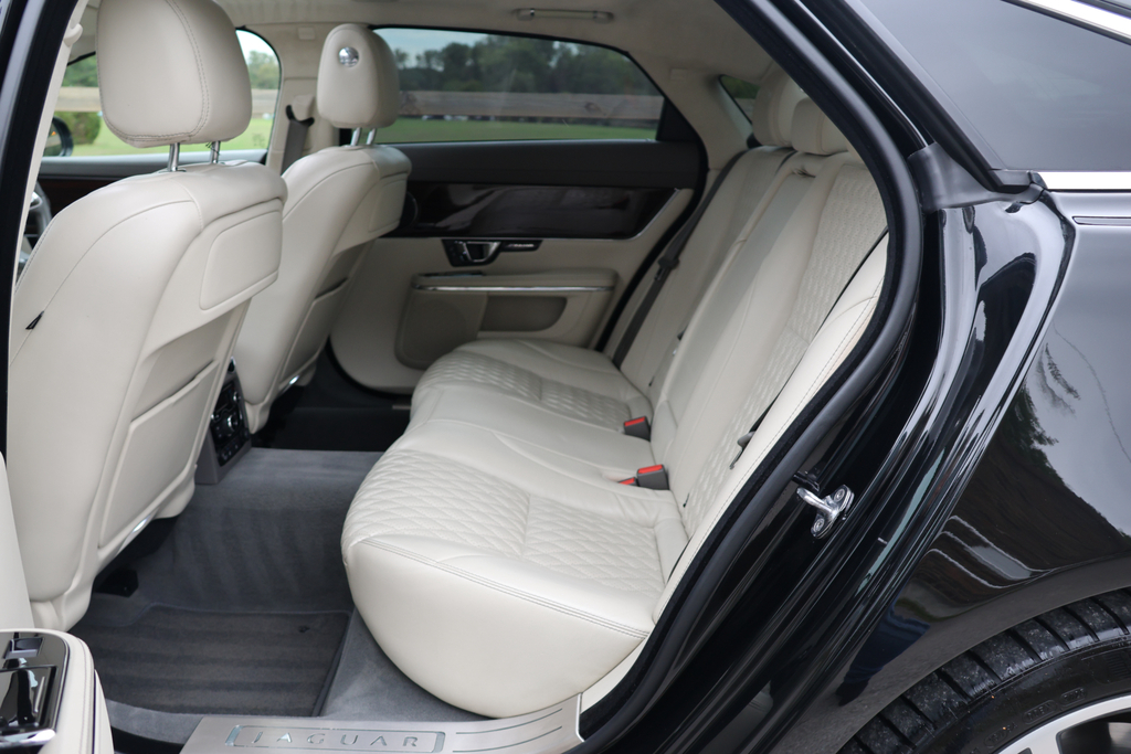 Jaguar XJ Saloon Black #28