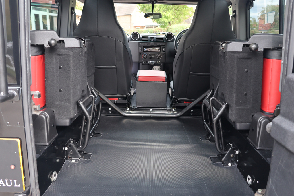 Land Rover Defender 90 #9