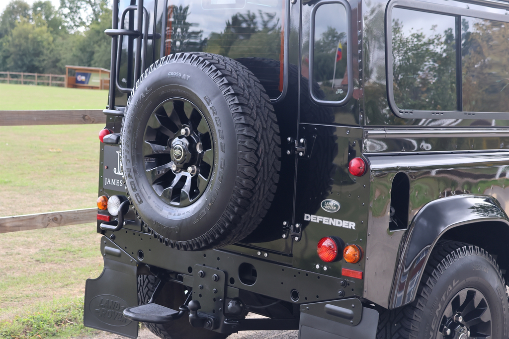 Land Rover Defender 90 #11