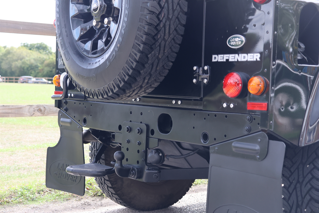 Land Rover Defender 90 #14