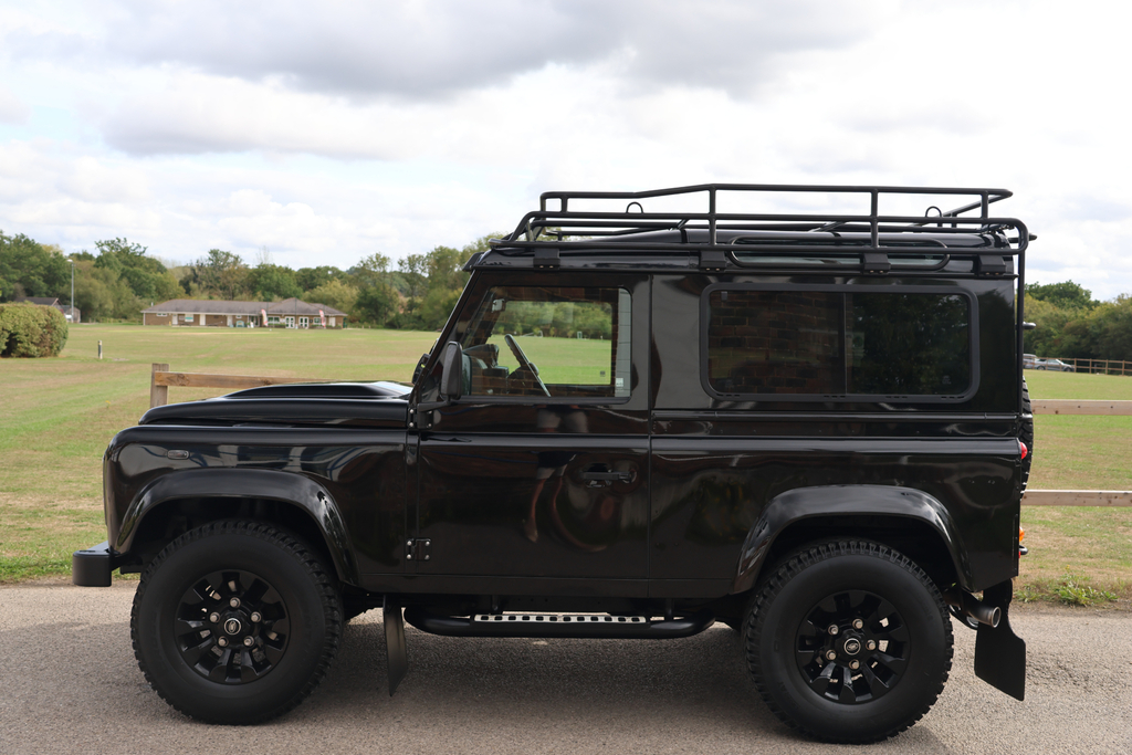 Land Rover Defender 90 #26